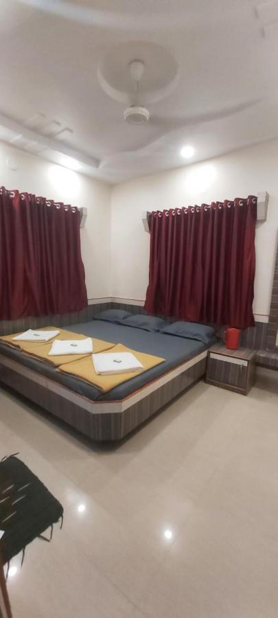 Sai Raghunandan Guest House Ширди Экстерьер фото