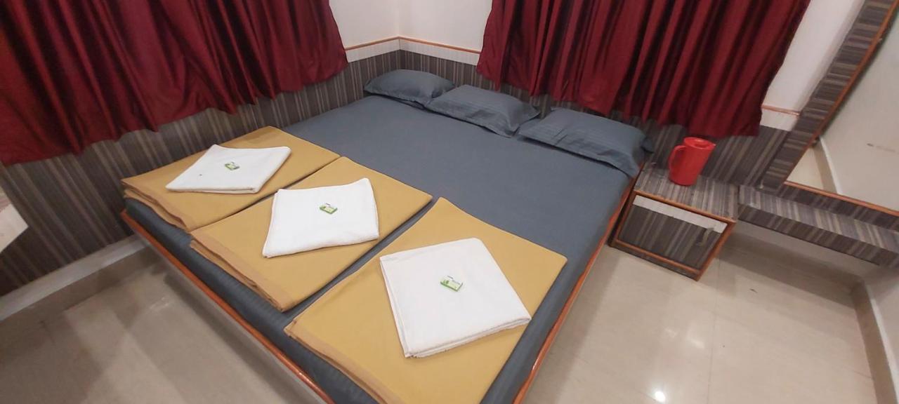 Sai Raghunandan Guest House Ширди Экстерьер фото
