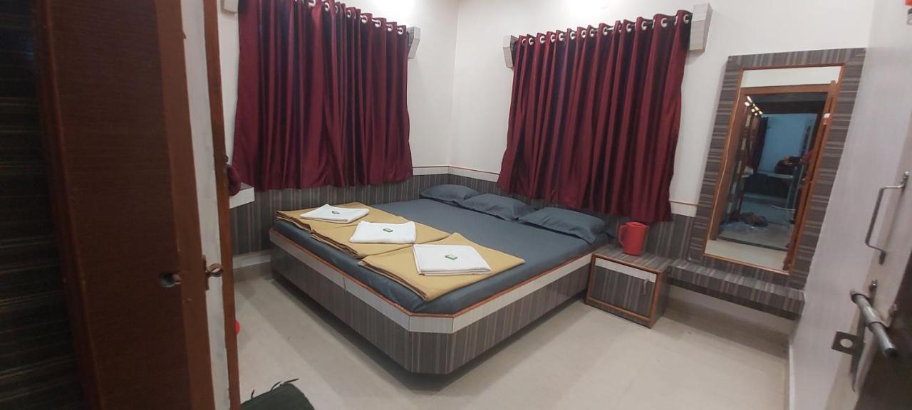 Sai Raghunandan Guest House Ширди Экстерьер фото