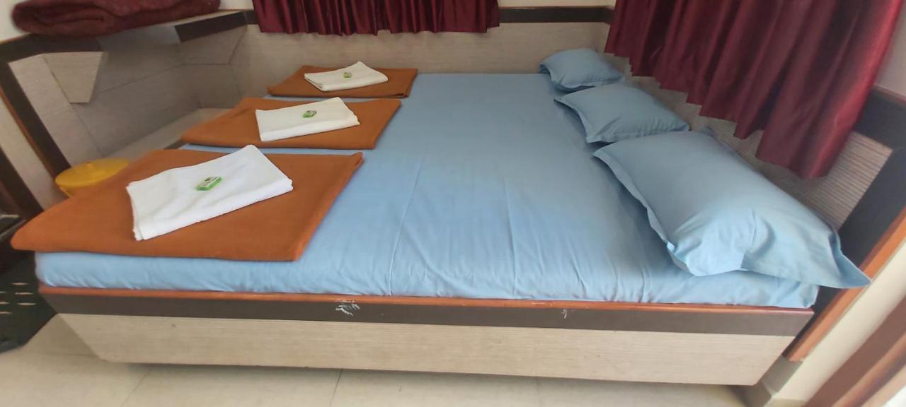 Sai Raghunandan Guest House Ширди Экстерьер фото